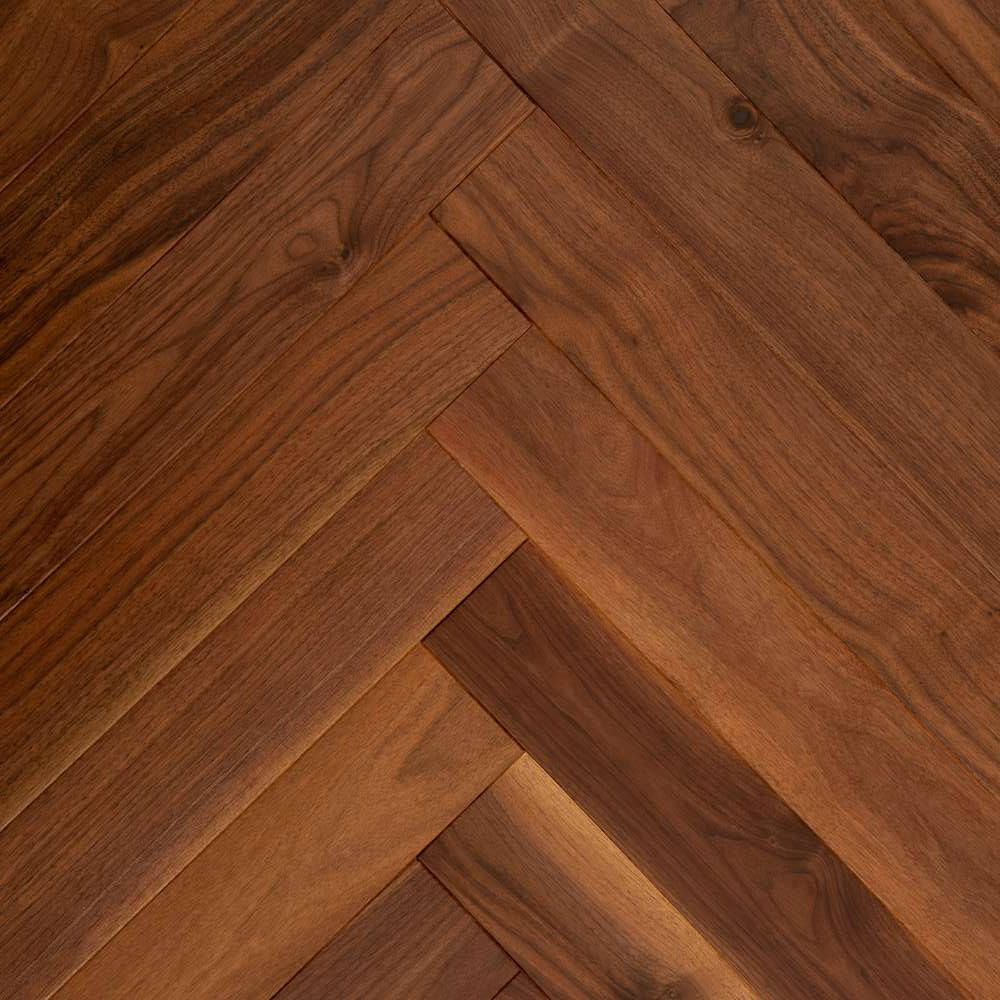 Паркет Елка Английская Lab Arte Angle 600*90*14 Орех Американский Gloss лак