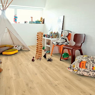 Плитка ПВХ Pergo Classic Plank Glue V3201-40018 Бежевый дуб 1256*194*2,5 (3,655) в интерьере